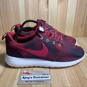 nike roshe maroon women